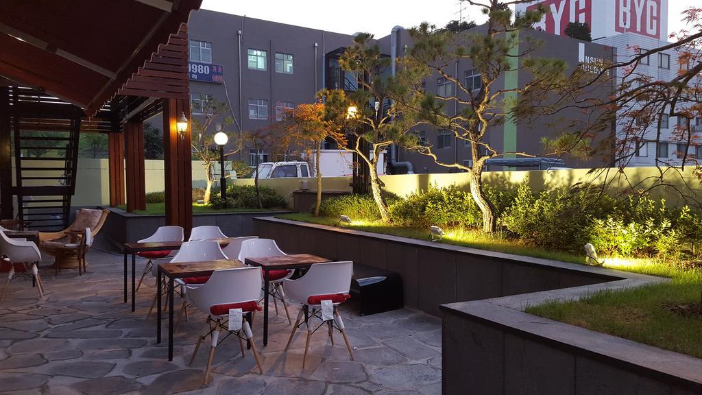 I.Y Hotel Suwon Exteriör bild
