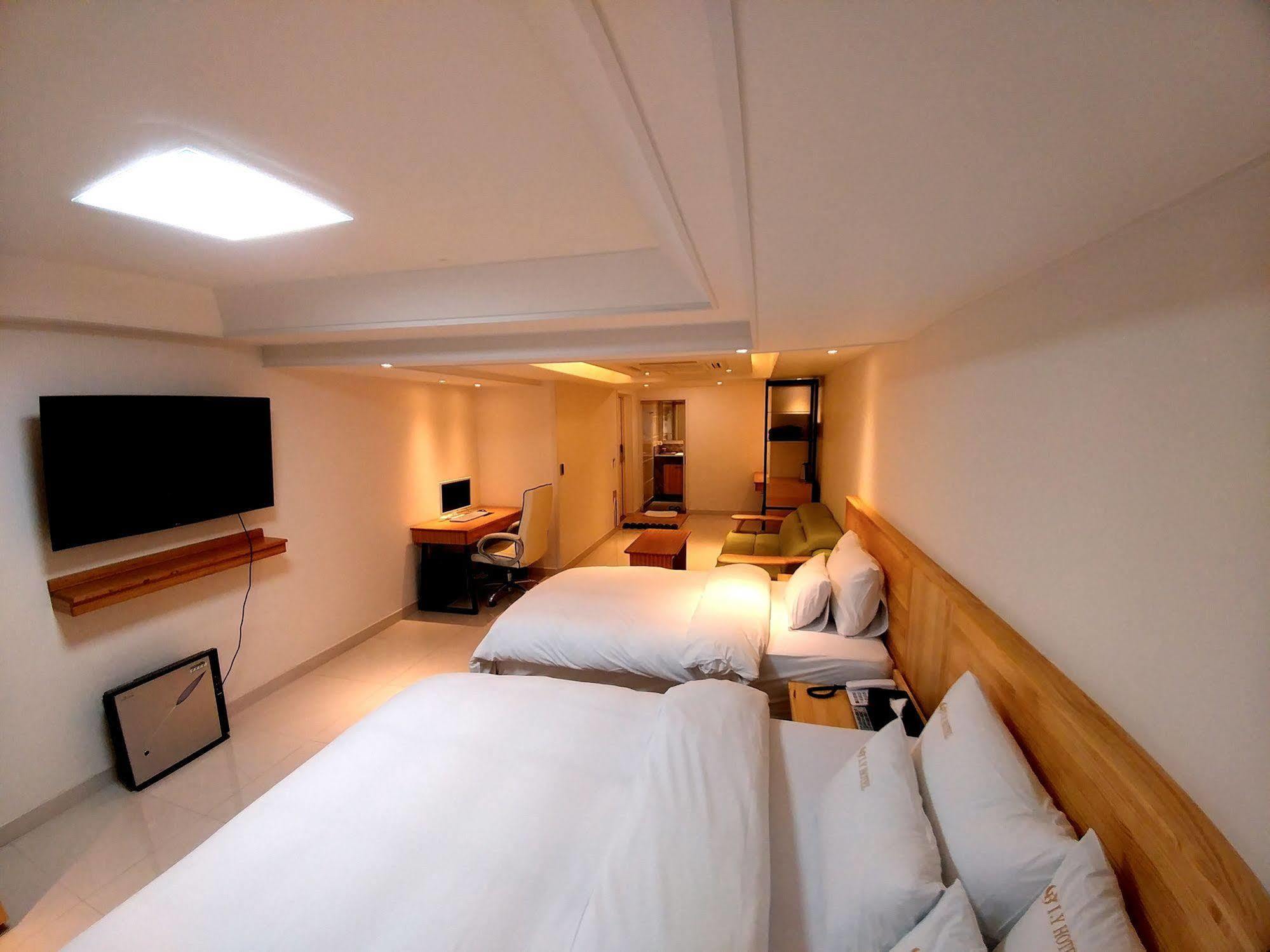 I.Y Hotel Suwon Exteriör bild