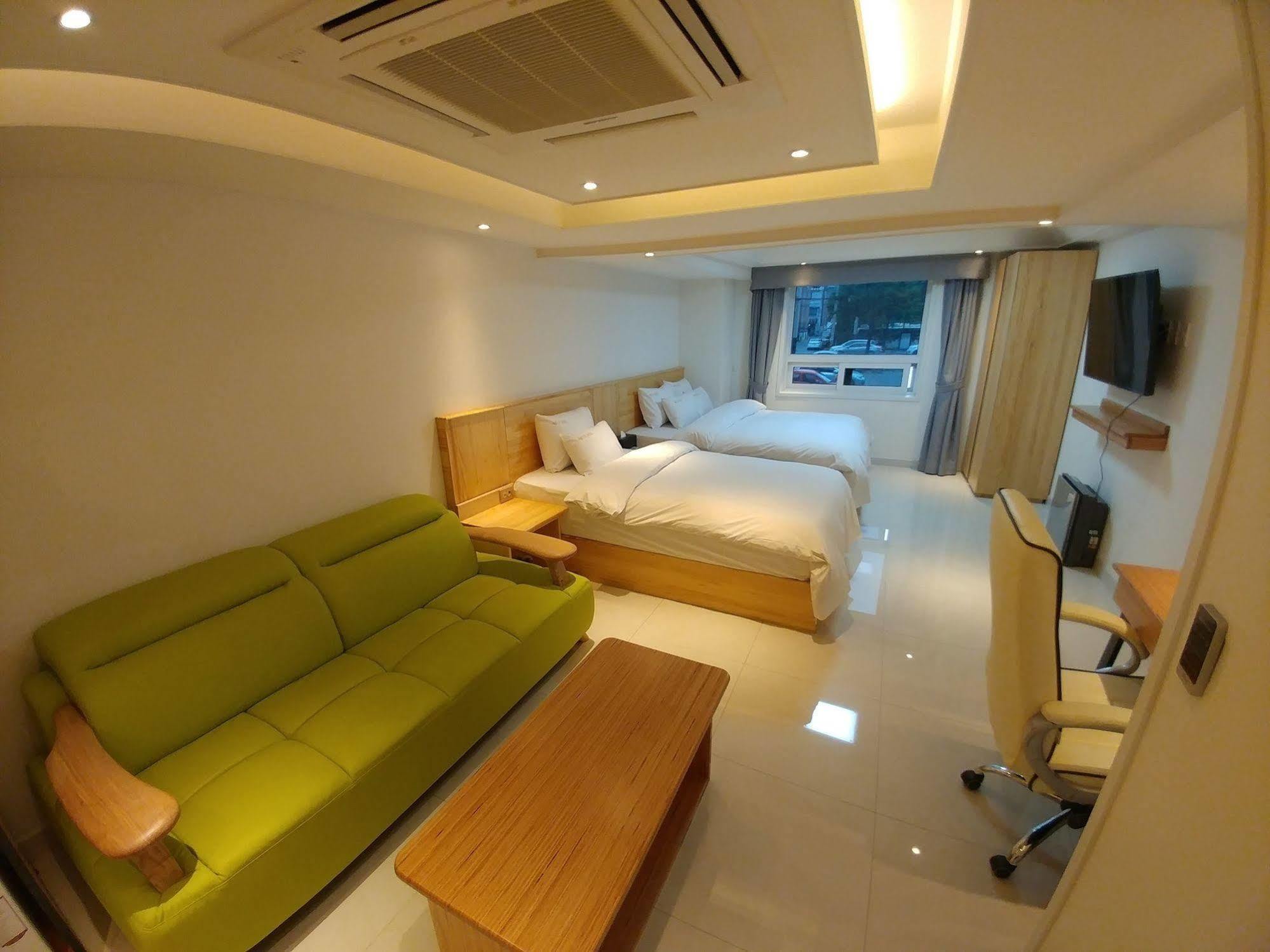 I.Y Hotel Suwon Exteriör bild