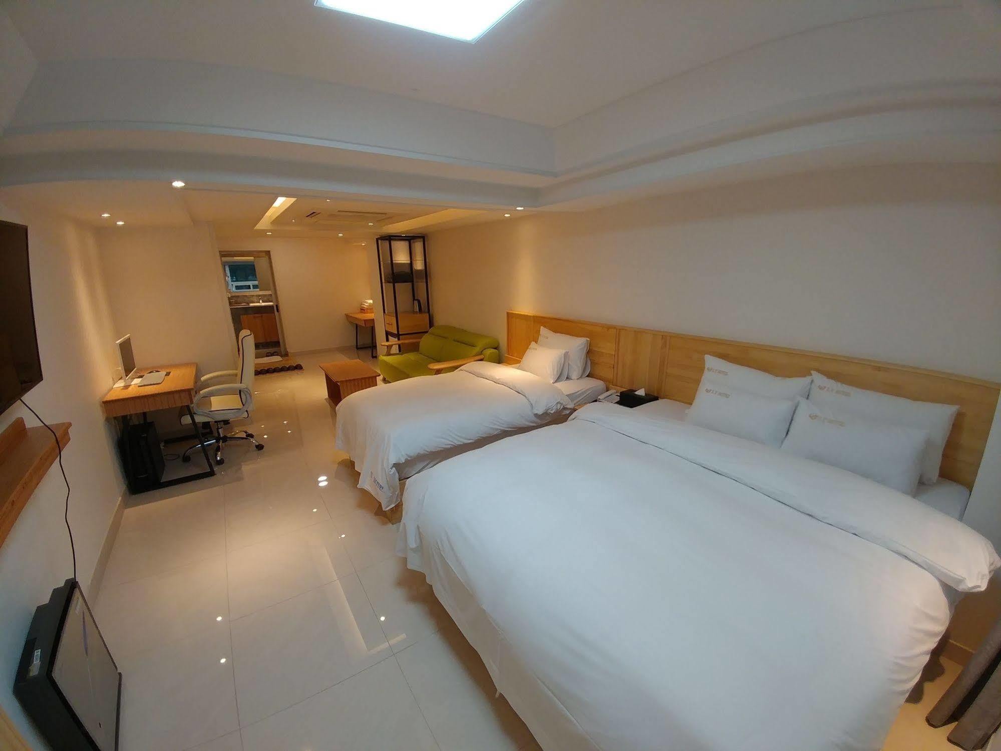 I.Y Hotel Suwon Exteriör bild