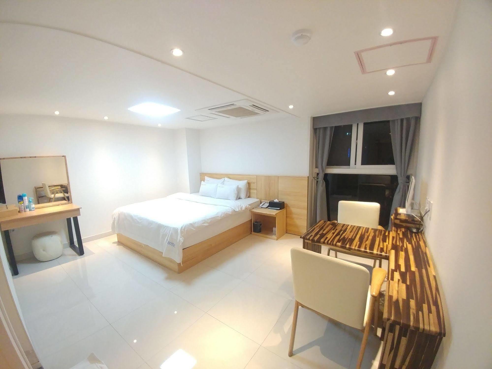 I.Y Hotel Suwon Exteriör bild
