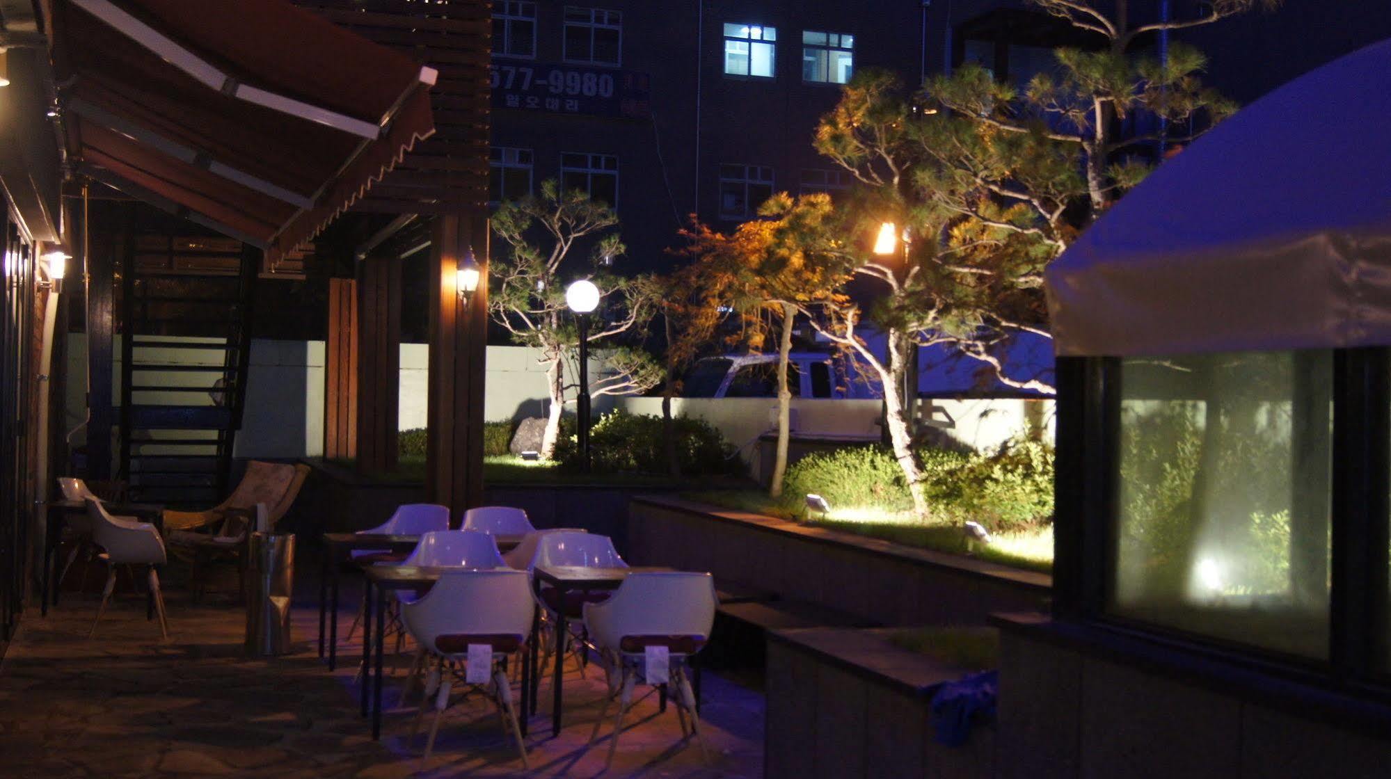 I.Y Hotel Suwon Exteriör bild