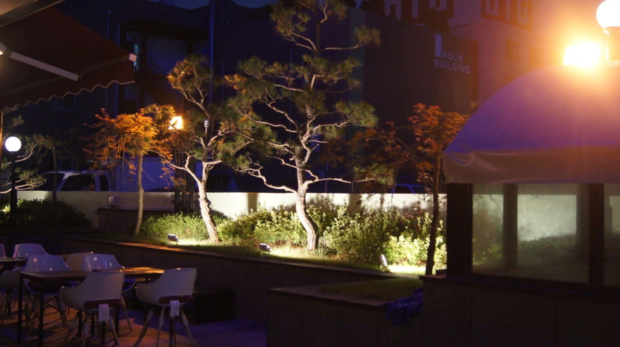 I.Y Hotel Suwon Exteriör bild