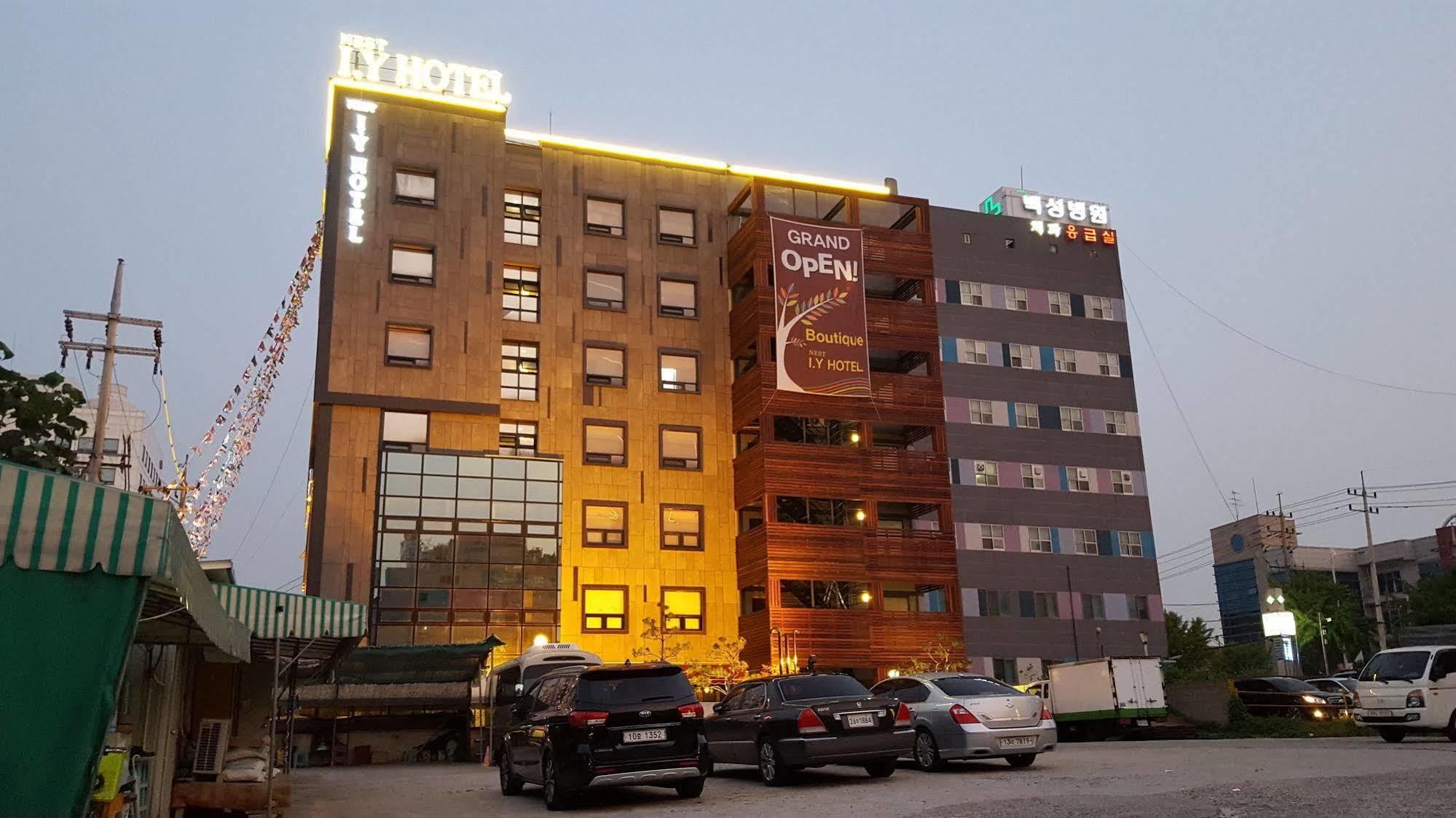 I.Y Hotel Suwon Exteriör bild