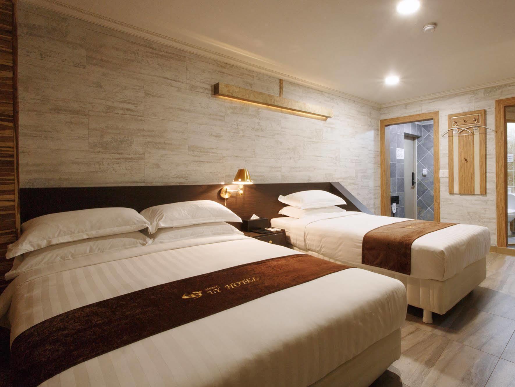 I.Y Hotel Suwon Exteriör bild