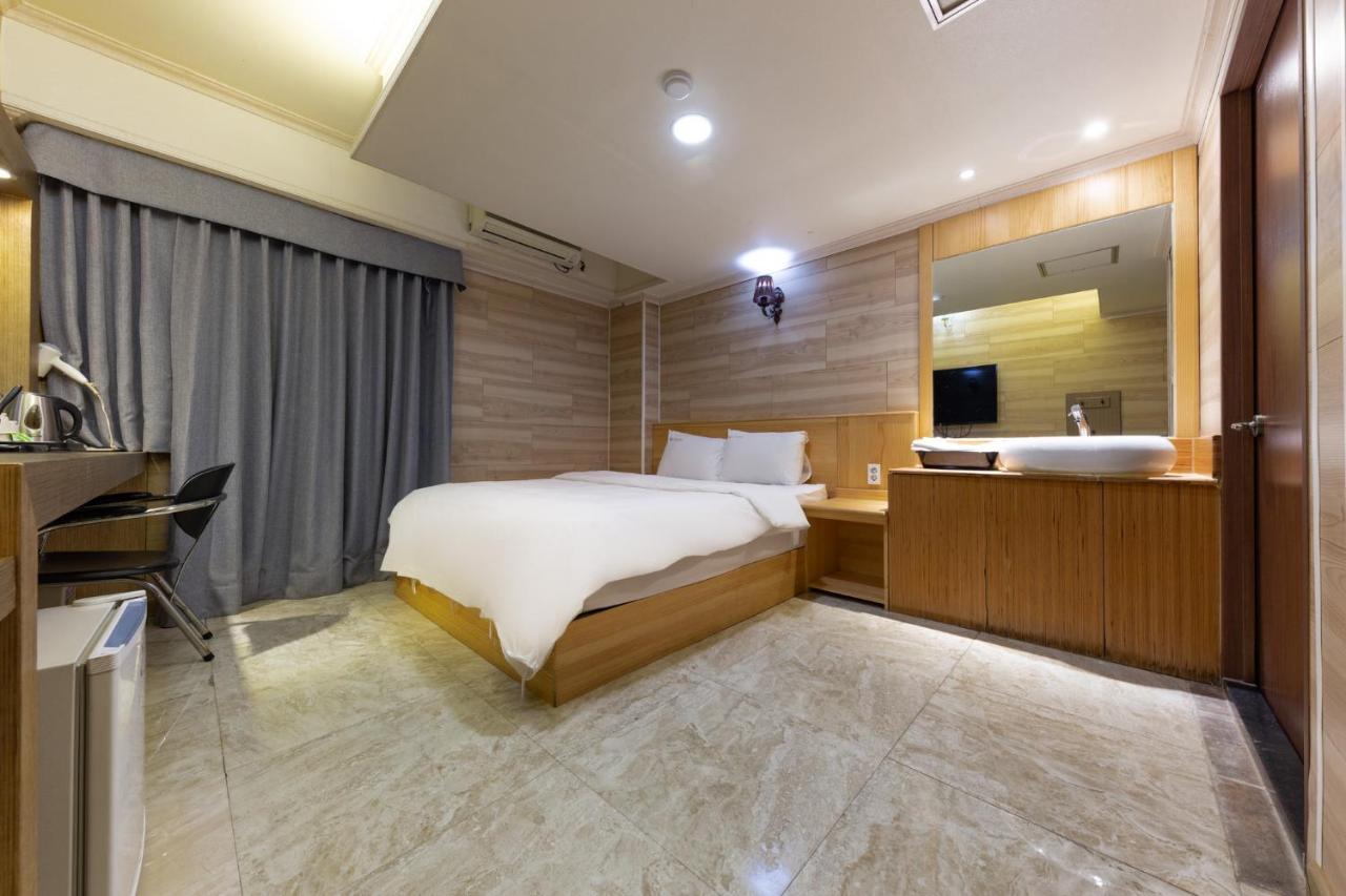 I.Y Hotel Suwon Exteriör bild